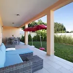 Σπίτι διακοπών Hana And Lana With Shared Pool *