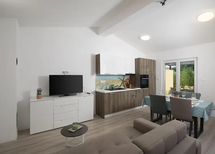 Hana And Lana With Shared Pool *